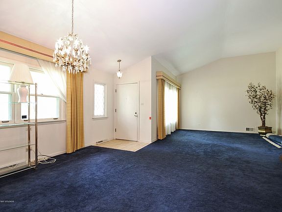3rd image of 12548 S Massasoit Ave