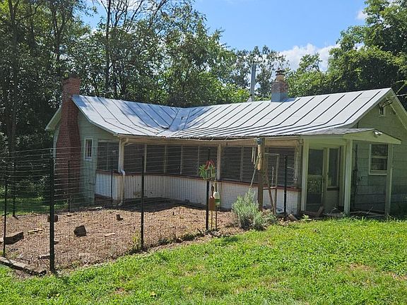 2nd image of 1925 Maher St