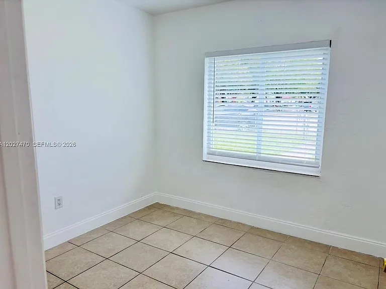 14400 Polk St — Photo 7