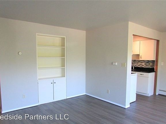 4th image of 2800 Franklin Ave E APT 08