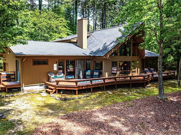145 Split Oak Ln, Lancaster, VA 22503