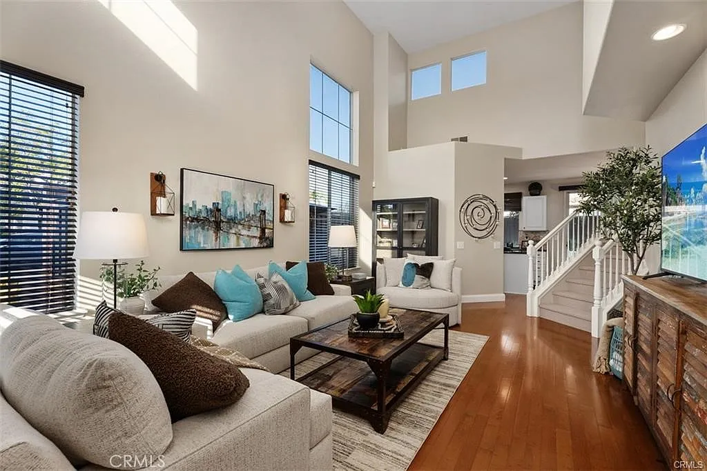 3 bed, 2.5 bath, 1610 sqft, $4,700 — Photo 4