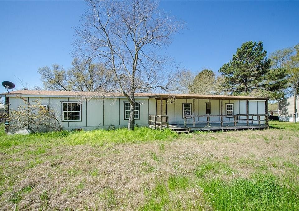 1st image of 235 Southern Oaks Dr