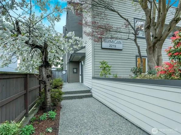 2219 14th Avenue W #305, Seattle, WA 98119