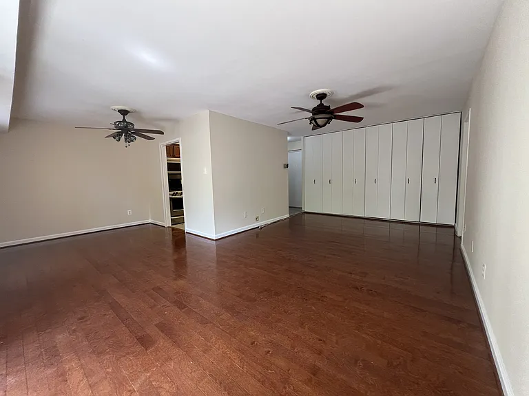 6001 Arlington Blvd #305 — Photo 3