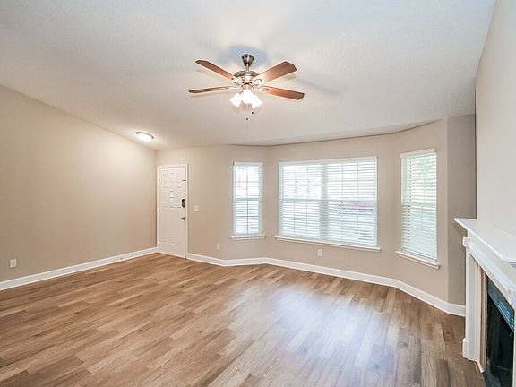 3rd image of 11256 Garden Moss Cir N