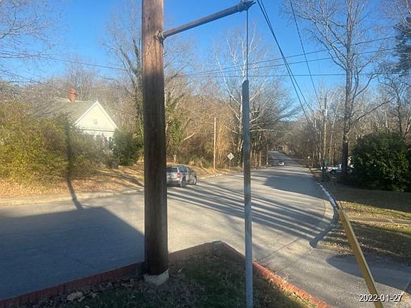 5th image of 302 Hicksford Ave