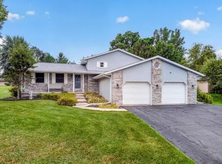 264 Springhill Dr, Valparaiso, IN 46385