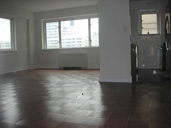5th image of 200 E 71st St APT 17K