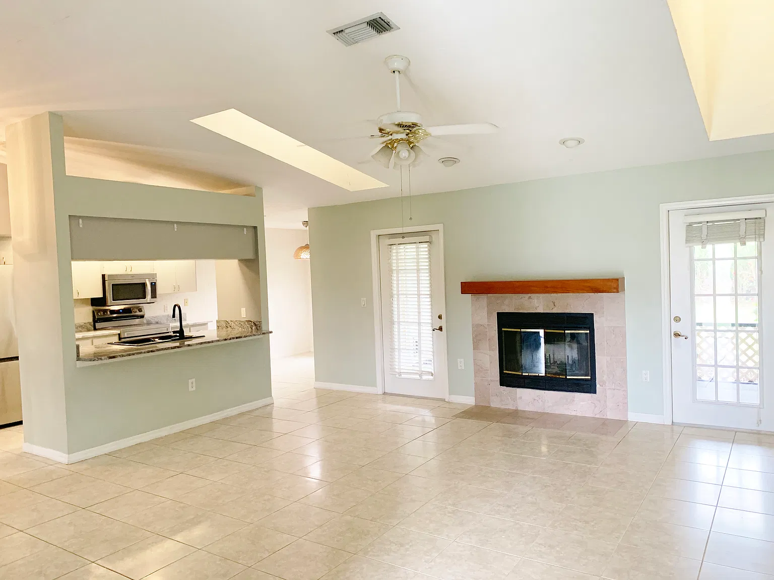 3 bed, 1765 sqft, $2,800 — Photo 4