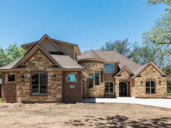 3rd image of 901 Heritage Oaks Dr