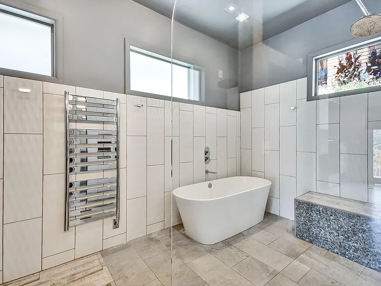 7001 Buckingham Blvd — Photo 10