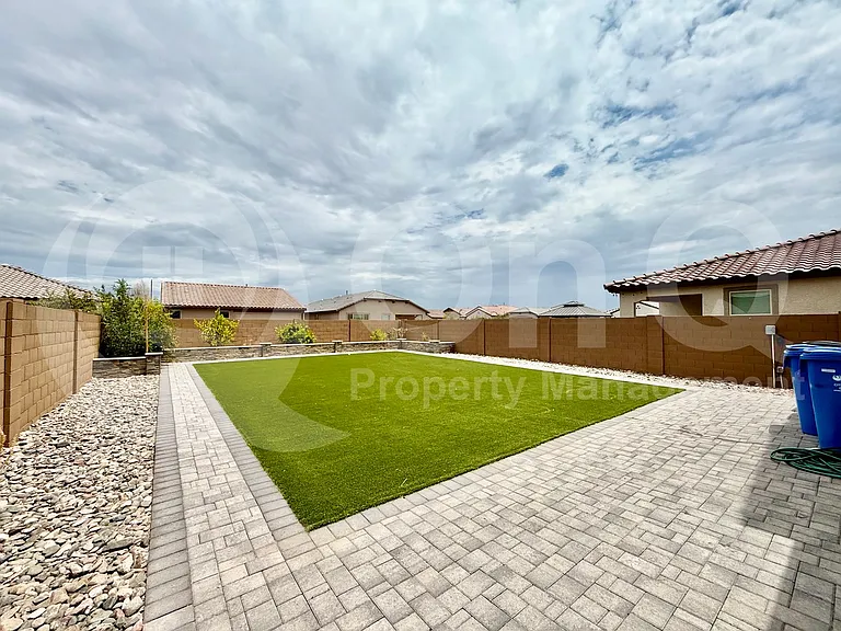 4321 N 94th Dr — Photo 28