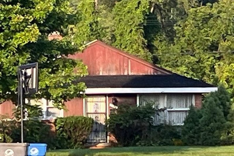 1st image of 4004 Douglas Ct