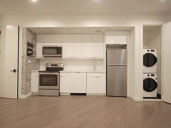 3rd image of 1321 Union St APT 2R