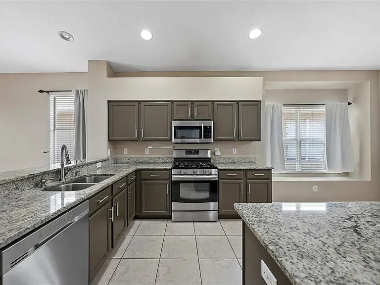 13804 Sigler St — Photo 10