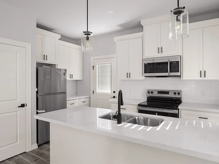 508 N Onyx Ave #1 — Photo 2