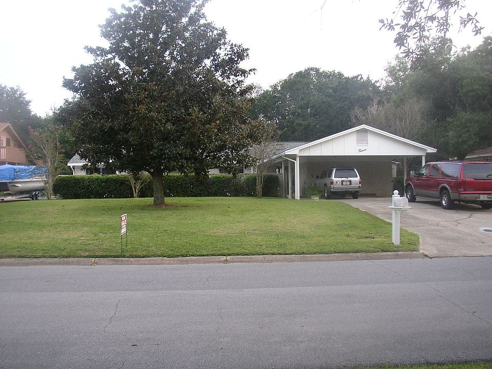 Front View from cul de sac