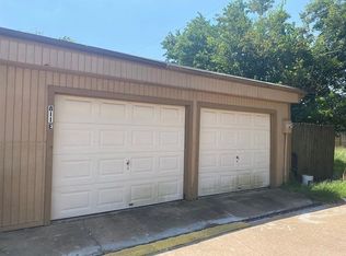 811 Buchta Rd E, Angleton, TX 77515