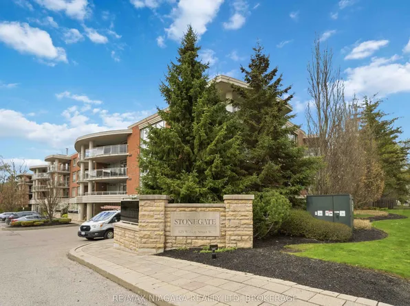 125 Wilson St W #107, Hamilton, ON L9G 0B3