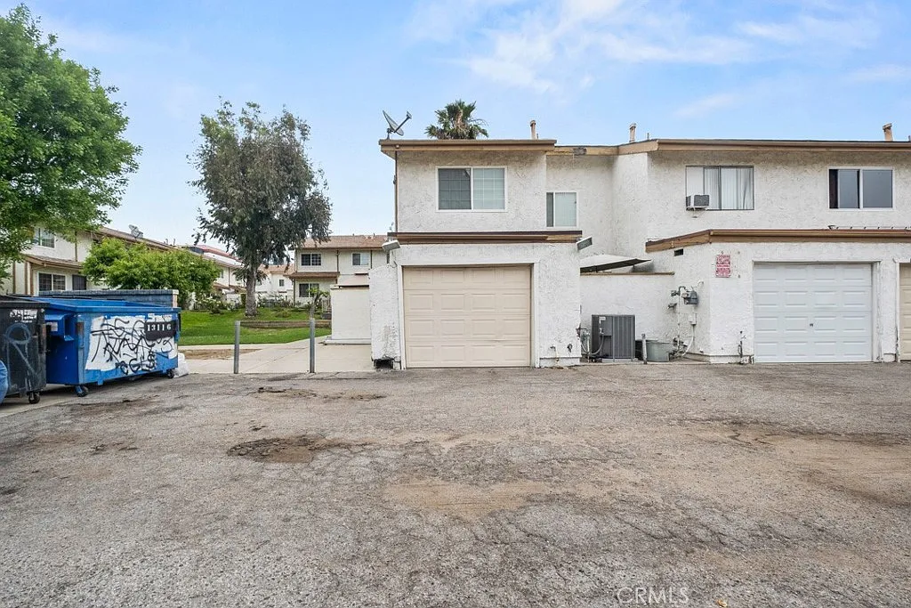 3 bed, 1167 sqft, $2,900 — Photo 4
