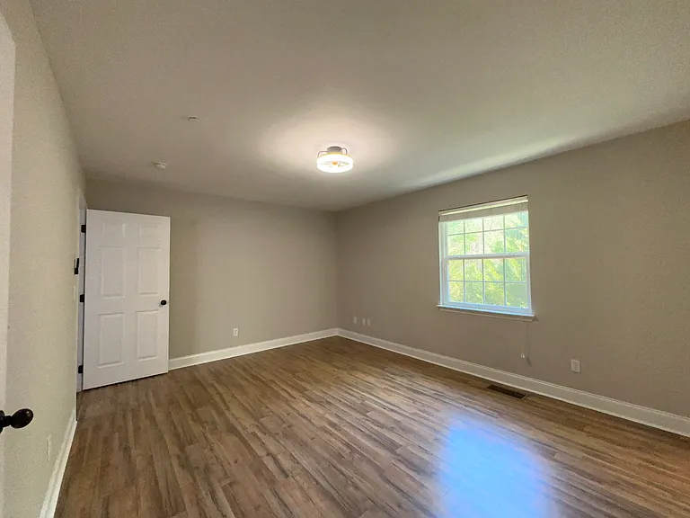 1126 Maple Tree Ln — Photo 25