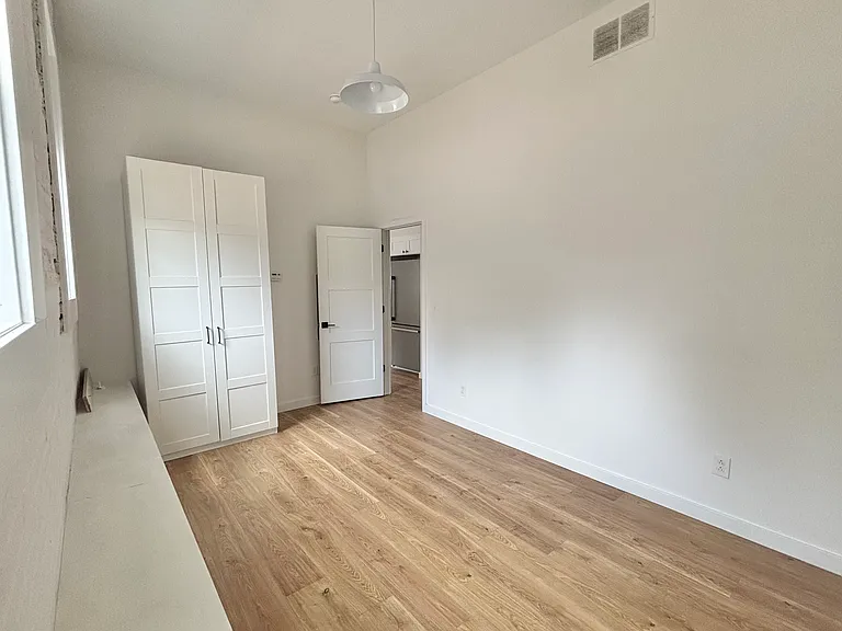 2258 W 10th St #2 — Photo 6