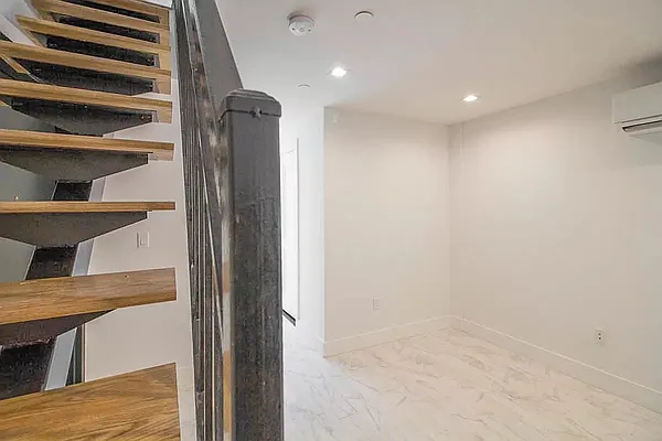 Rented by RENTBK LLC | media 4