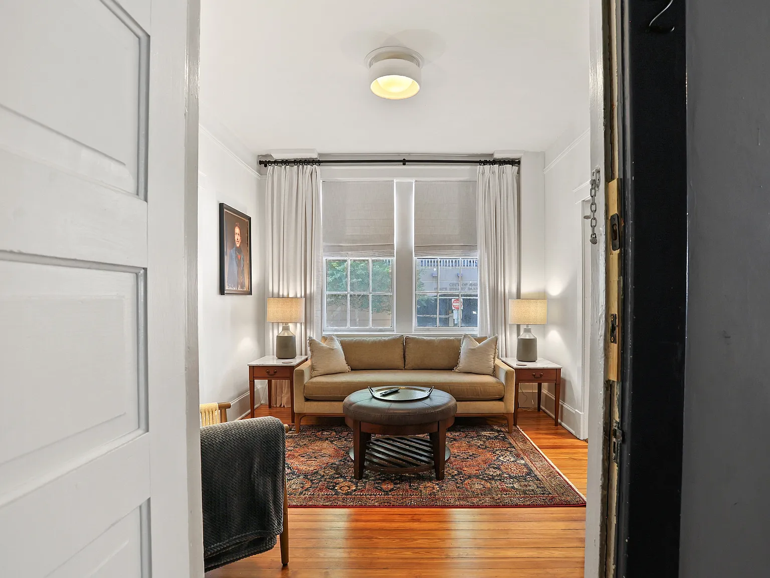 210 E State St — Photo 4