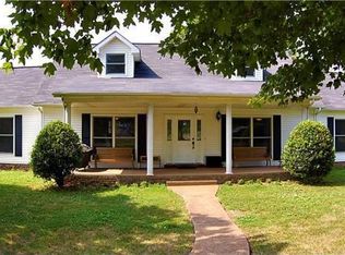 860 Dixie Bee Rd #R, Adams, TN 37010