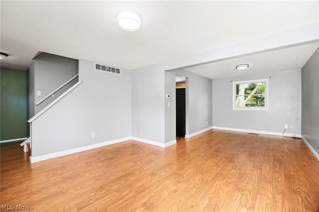 1055 Gentry Dr, Medina, OH - View 6
