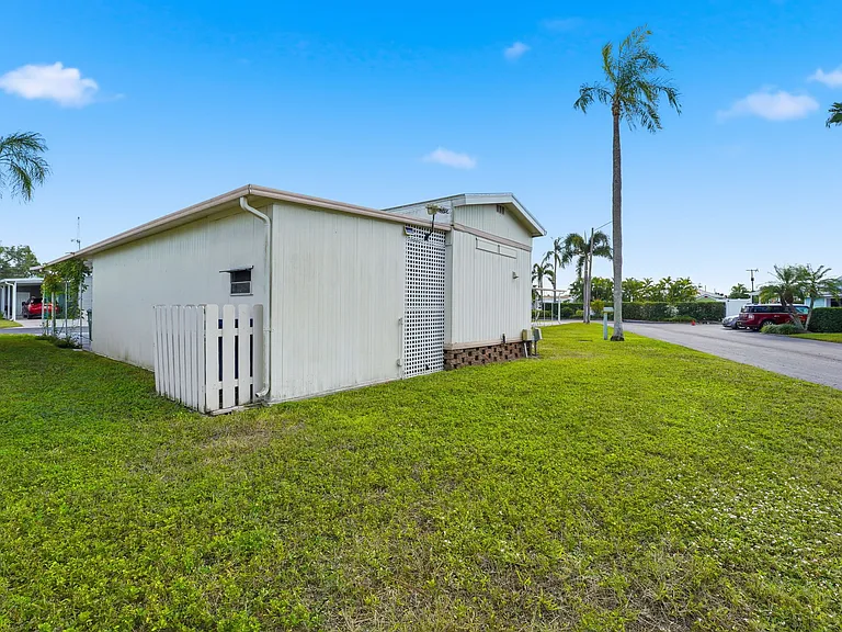 4432 Calm Harbor St — Photo 35