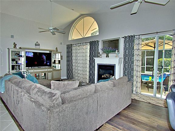 4th image of 1643 SE Ballantrae Blvd
