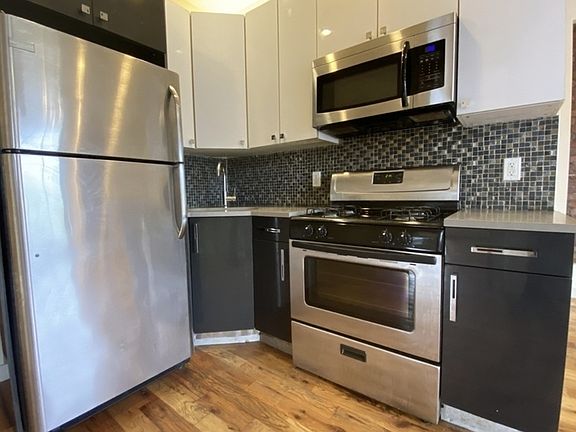5th image of 707 Saint Johns Pl APT 3