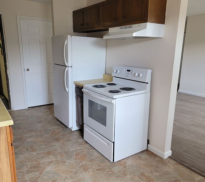 1st image of 110 W Front St APT 16