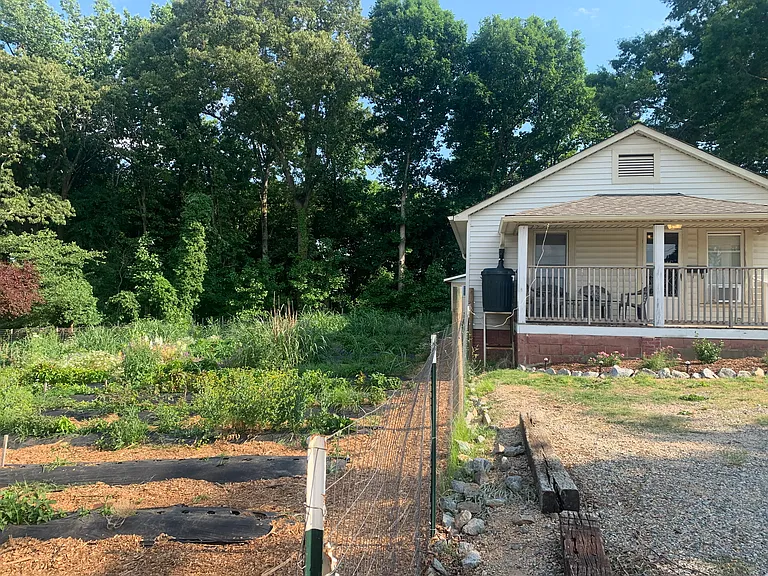 2757 Charlotte Hwy — Photo 15