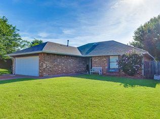 1112 Zachary Dr, Moore, OK 73160