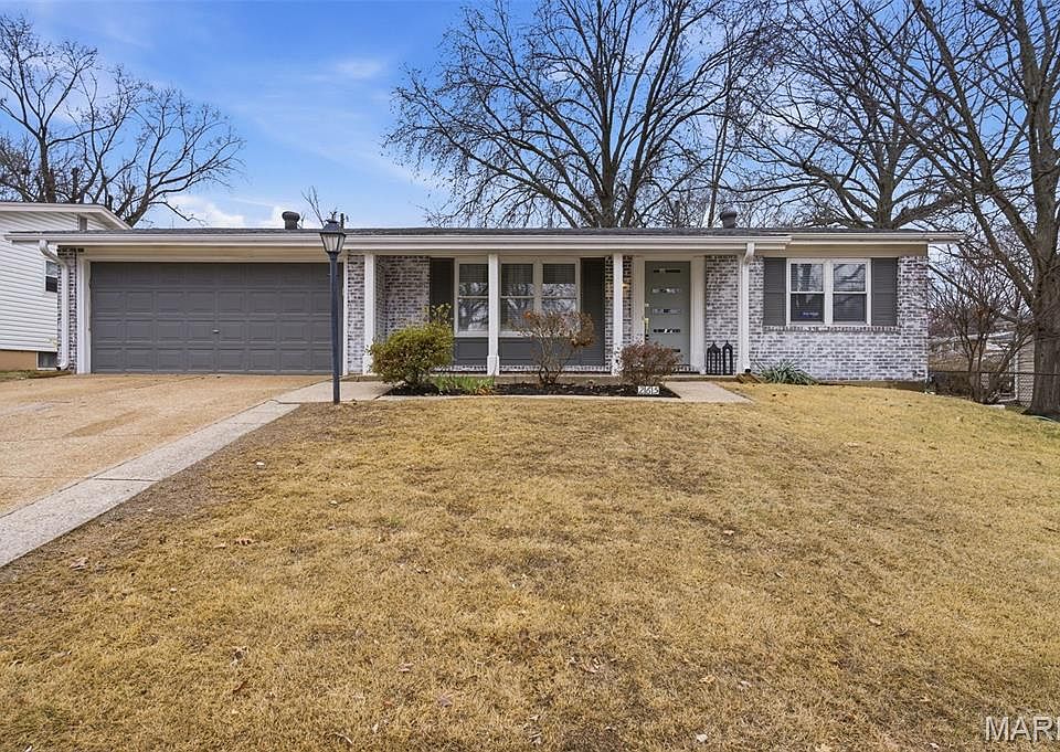 1st image of 265 Waterford Dr