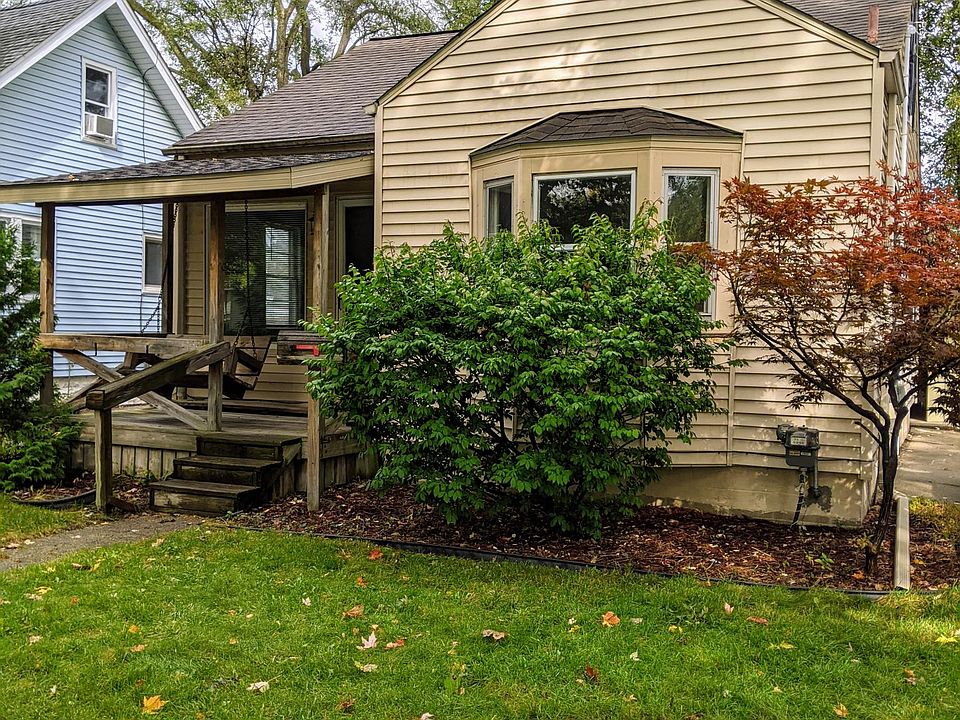1st image of 3338 Osler Ave