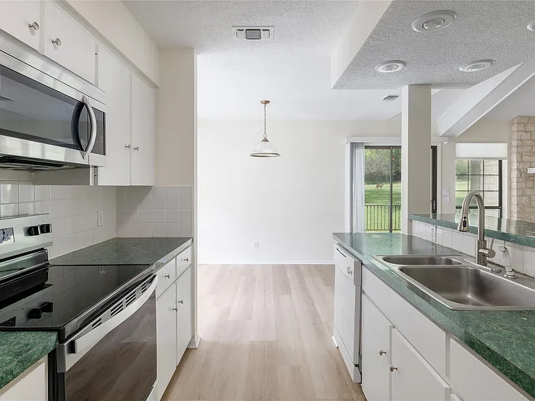 611 Lido St — Photo 14
