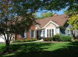 2140 Lake Shore Cir, Arlington Heights, IL 60004