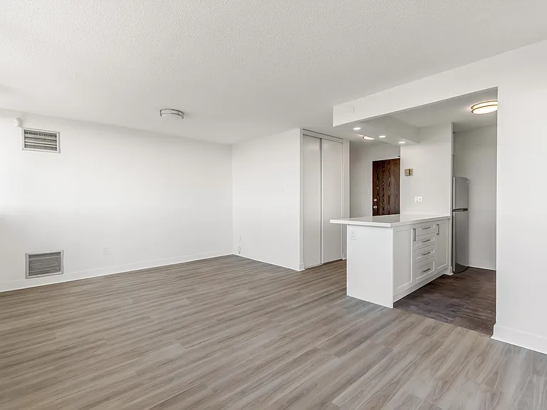 1201 Walden Cir — Photo 24