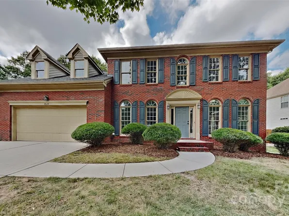 7319 Ridgefield Dr, Charlotte, NC 28269