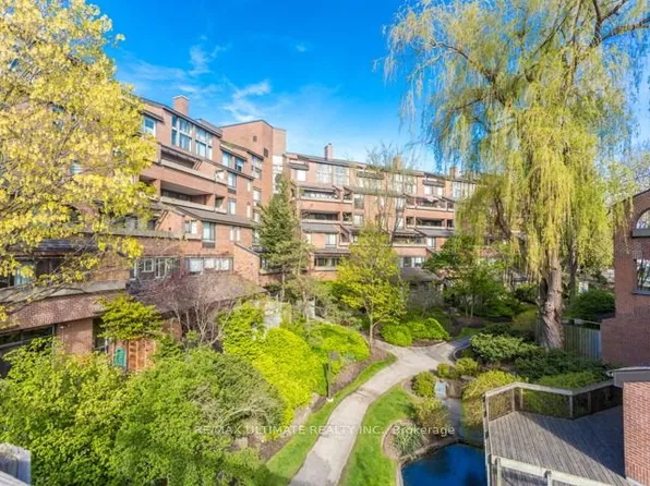 1555 Avenue Rd #403, Toronto, ON M5M 4M2