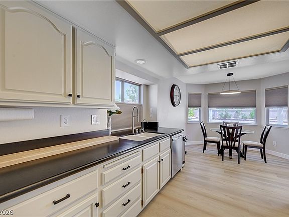 5th image of 1626 Indian Wells Dr