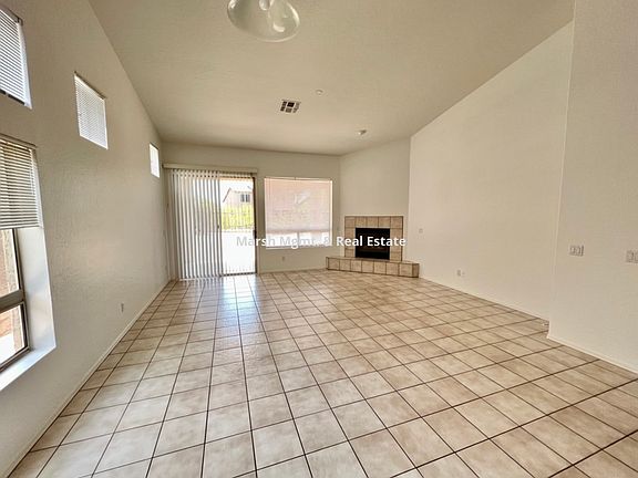4th image of 3055 N Red Mountain Unit 121