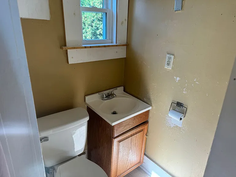 1017 State St — Photo 6