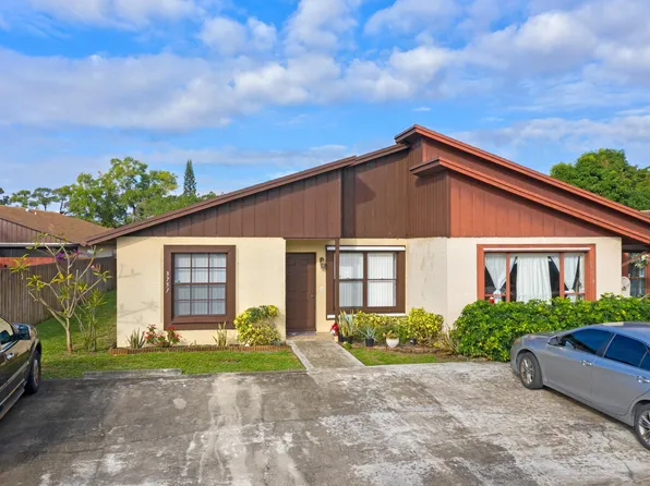 3757 Mil Pond Ct, Greenacres, FL 33463