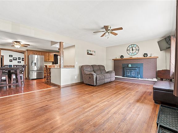 3rd image of 2339 Downing Ln