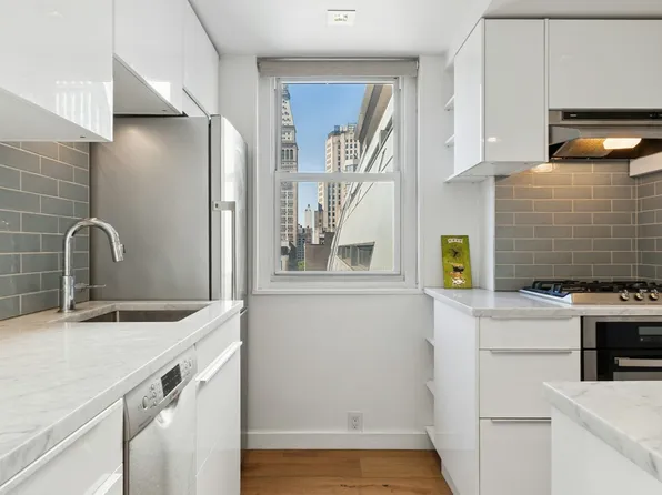 330 Third Avenue image 6 of 15